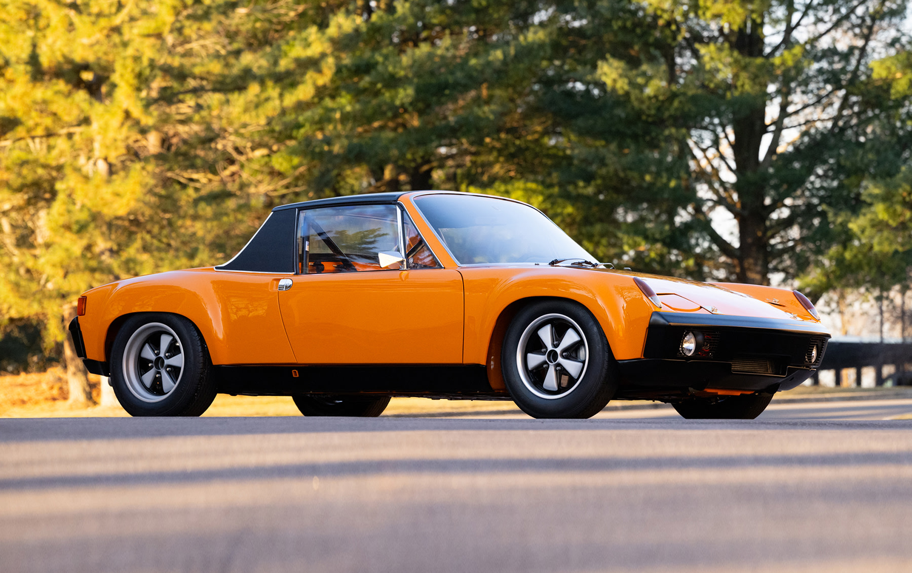 シルバー シェル 1970 Porsche 914/6 GT | Gooding Christie's